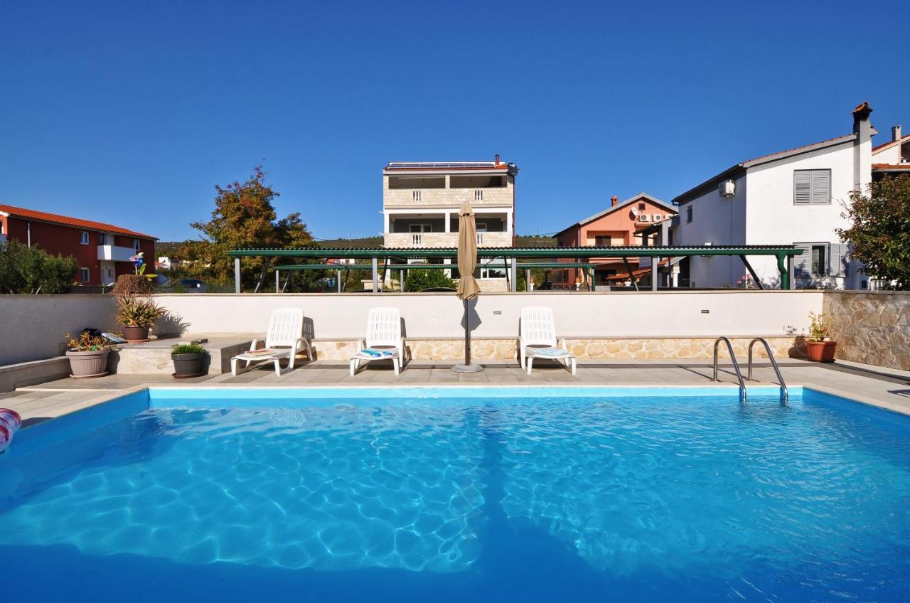Apartment Tony With Private Pool Sukošan Екстериор снимка