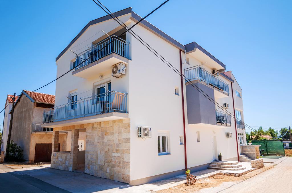 Apartment Tony With Private Pool Sukošan Екстериор снимка