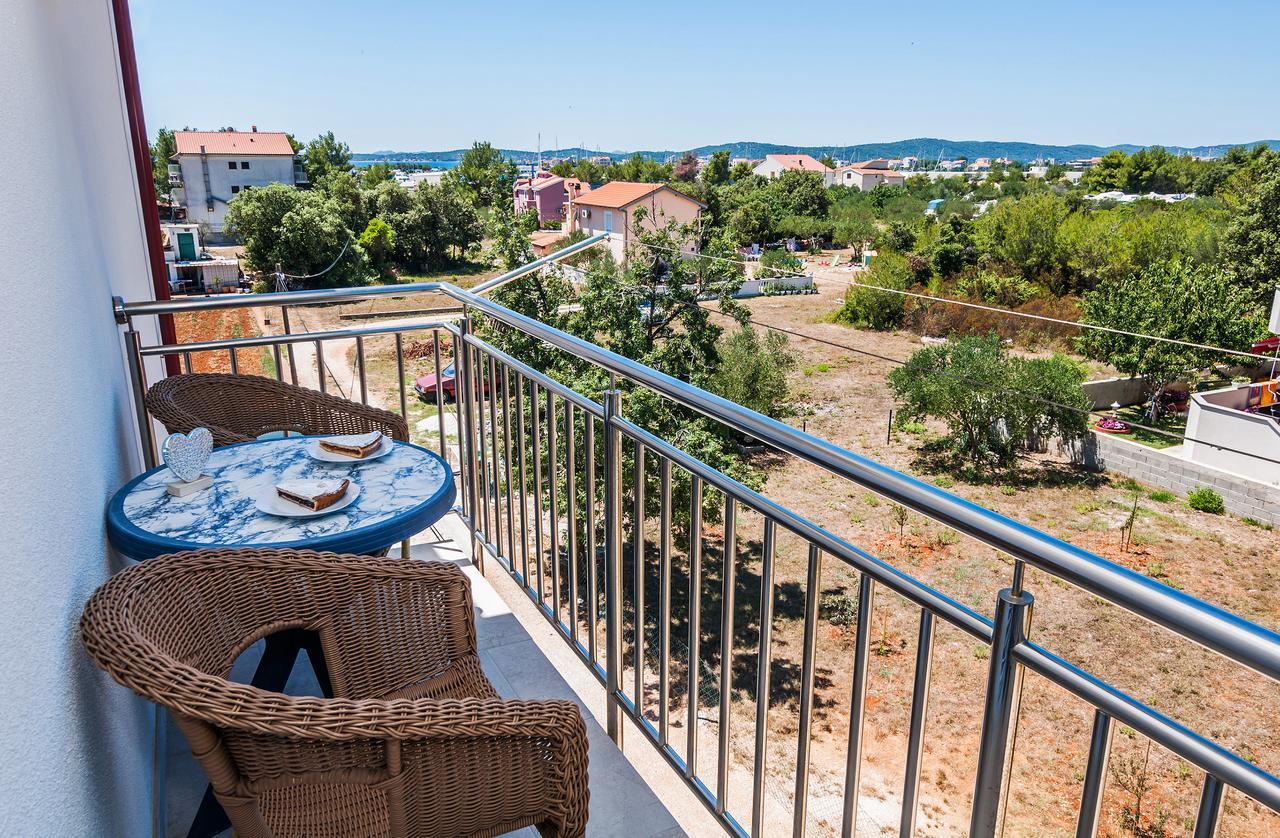 Apartment Tony With Private Pool Sukošan Екстериор снимка