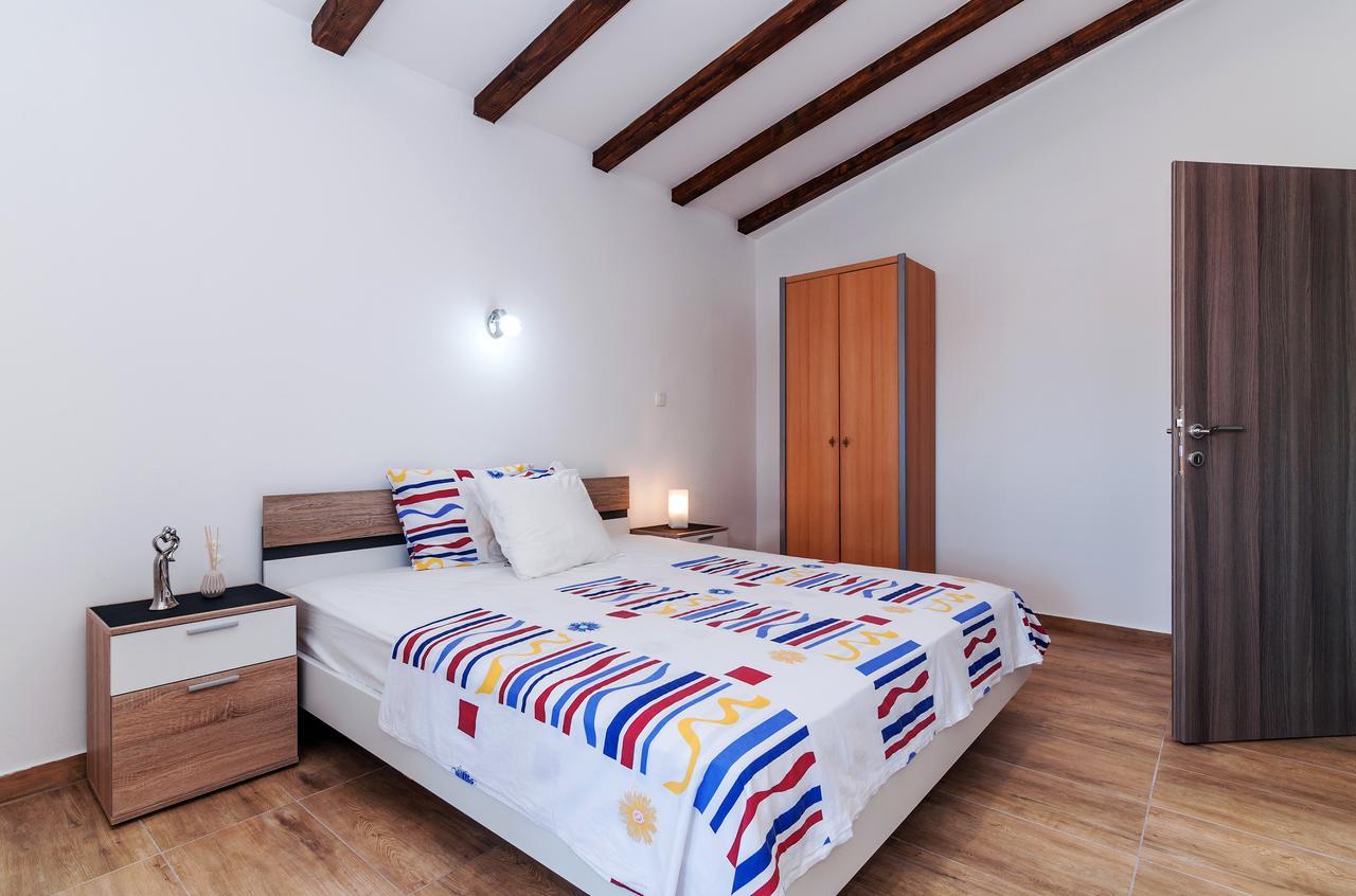 Apartment Tony With Private Pool Sukošan Екстериор снимка