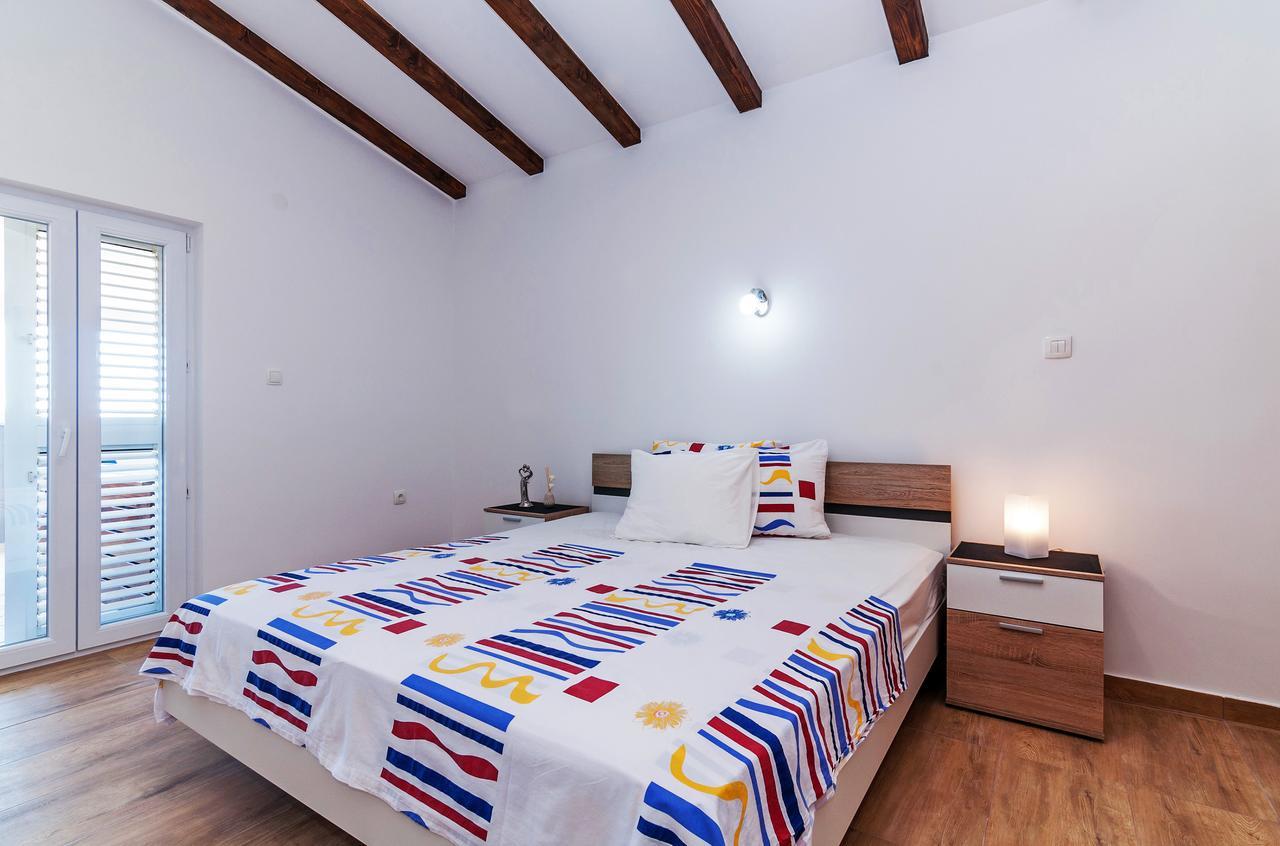 Apartment Tony With Private Pool Sukošan Екстериор снимка