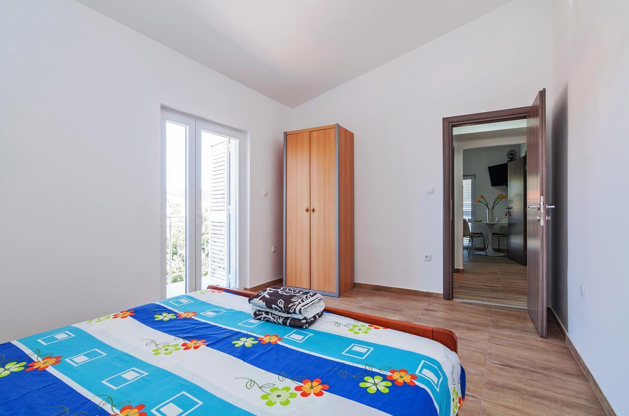 Apartment Tony With Private Pool Sukošan Екстериор снимка